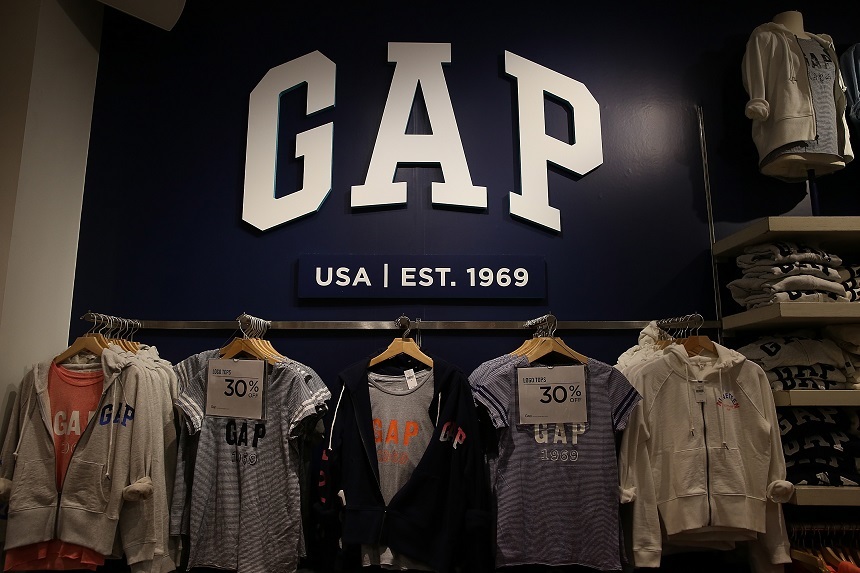 Gap va separa de grup marca profitabilă Old Navy şi va închide 230 de magazine aflate sub brandul propriu