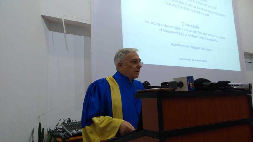 Mugur Isărescu a primit titlul de Doctor Honoris Causa al Universităţii ”Ovidius” din Constanţa