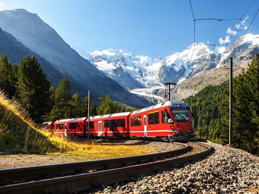 Elveţia cheltuie aproape 80 miliarde euro anual cu reţeaua de transport