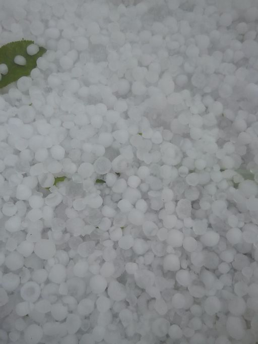Ministerul Agriculturii anunţă că au fost lansate 123 de rachete pentru combaterea căderilor de grindină