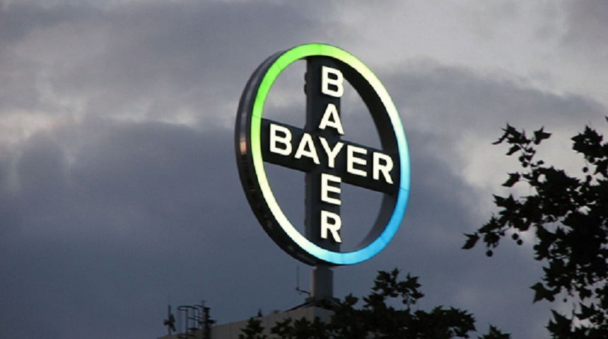 Acţiunile Bayer au scăzut la minimul ultimilor şapte ani în urma despăgubirilor de 2 miliarde de dolari obţinute în instanţă de un cuplu din SUA 