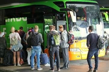 STUDIU: Pasagerii români îşi doresc autocare moderne, dar şi mai multe opţiuni de operatori