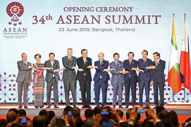 Liderii Asiei de Sud-Est vor colabora mai mult în contextul tensiunilor comerciale dintre SUA şi China