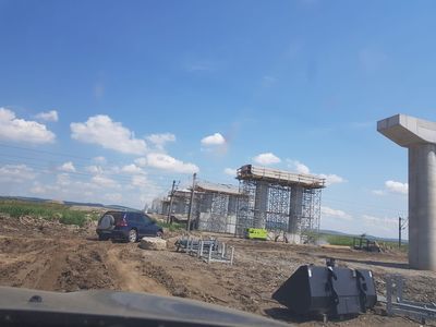 Ministerul Transporturilor: Stadiul fizic de execuţie al centurii Bacăului, parte din Autostrada Moldovei, a ajuns la 30%