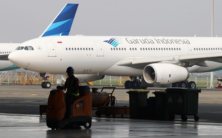 Garuda Indonesia a interzis fotografierea în interiorul aeronavelor sale după ce a fost ridiculizată pe internet pentru meniurile scrise de mână