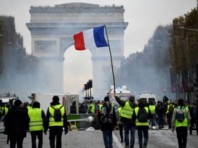 Coface: Protestele ”vestelor galbene” în Franţa au generat o creştere a insolvenţelor

