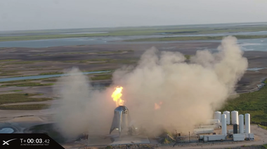 SpaceX a anulat zborul test al unui prototip de navă spaţială supranumită "Starhopper”, după ce a scos fum şi flăcări
