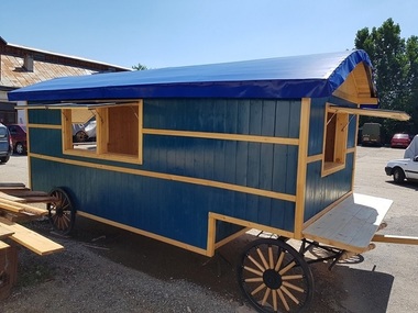 Romsilva realizează şi vinde trăsura tip fast-food, la preţul de 30.000 de lei - FOTO

