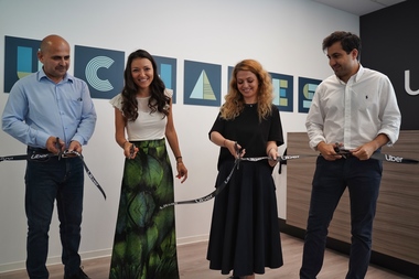 Uber deschide în Bucureşti cel mai mare centru de asistenţă pentru şoferi şi curieri din Europa Centrală şi de Est 
