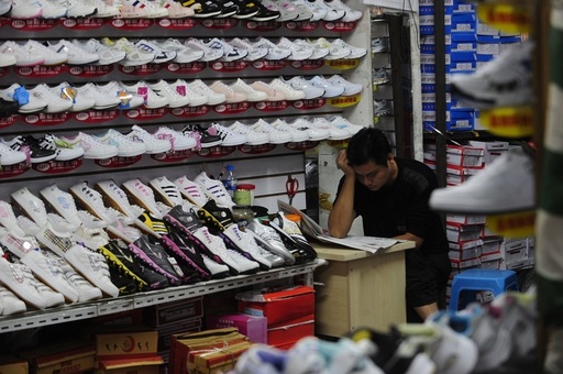 Peste 200 de producători americani de încălţăminte îi cer lui Trump să anuleze planurile de a mări tarifele pentru importurile din China