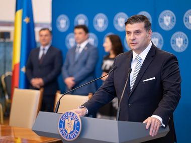 Ministerul Comunicaţiilor a semnat contractele de finanţare pentru ”Catalogul Electronic” şi ”Biblioteca Virtuală”, proiecte de aproape 98 milioane euro