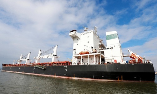 Peste 20 de nave cu cereale sunt blocate în apropierea porturilor iraniene, din cauza sancţiunilor SUA care creează probleme de plăţi