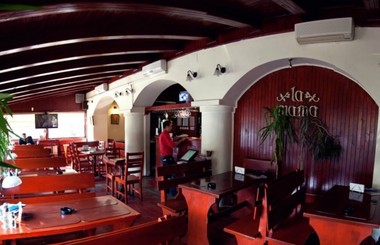 Proprietarul lanţului La Mama vrea să mai deschidă încă două restaurante anul viitor: "Străinii sunt înnebuniţi după ciorbe, sarmale şi papanaşi"