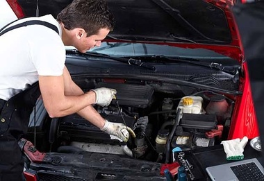 Inspectorii Registrului Auto Român au amendat cu 1,22 milioane lei mai multe service-uri auto