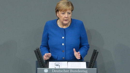 Merkel: Germania trebuie să aibă 1 milion de staţii de încărcare a automobilelor electrice până în 2030