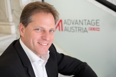 Consilierul comercial al Ambasadei Austriei reclamă probleme legate de transparenţă, stabilitate, predictibilitate, printre dificultăţile întâmpinate în România:  Vrem dialog mai deschis cu statul. România are costuri cu munca favorabile şi o forţă de muncă educată 