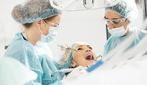 Reţeaua Clinicile Dentare Dr. Leahu a deschis simultan trei centre de excelenţă, investiţie de 3,7 milioane euro