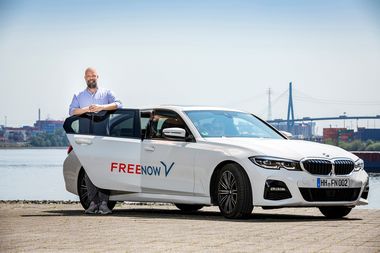 Aplicaţia Free Now, fără tarif dinamic de Revelion, estimează peste 250.000 de comenzi în noaptea dintre ani 