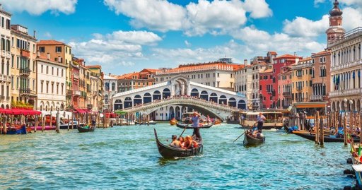 Agenţie online de turism: Luna ianuarie, un "Black Friday pentru călătorii", când biletele de avion sunt mai ieftine cu până la 60%. Cele mai ieftine bilete de avion sunt pentru Londra, Roma, Bruxelles, Veneţia şi Madrid