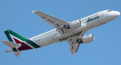 Directorul general al UniCredit şi vicepreşedintele Intesa Sanpaolo, investigaţi în legătură cu falimentul Alitalia