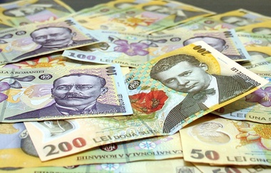 Analiştii CFA: Indicatorul de încredere în evoluţia economiei româneşti a crescut în ianuarie. Aproape 85% dintre participanţi anticipează un curs valutar de peste 4,89 lei/euro în următoarele 12 luni