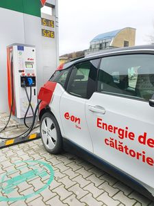 E.ON Energie România şi MOL România vor instala până la sfârşitul anului 40 de staţii de încărcare rapidă a maşinilor electrice