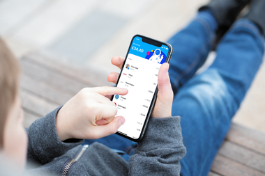 Revolut lansează Revolut Junior - un card pentru copii, gestionat de părinţi
