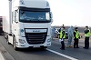 Transportatorii de mărfuri din Occident au probleme mari din cauza restricţiilor de circulaţie impuse de autorităţi pentru combaterea coronavirusului