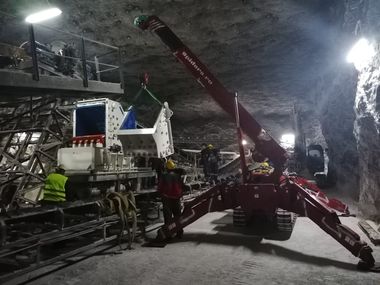 Societatea Naţională a Sării  a inaugurat un nou utilaj de măcinare sare la Salina Ocna Dej, pentru prelucrarea sării geme, investiţie de 270.000 euro