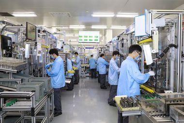 Grupul Bosch a început să producă măşti şi dezinfectant şi va lansa pe piaţă un test rapid pentru Covid-19 cu Vivalytic