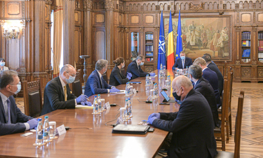 UPDATE - Iohannis, după întâlnirea cu reprezentanţii mediului de afaceri: Vreau să transmit un mesaj de încredere companiilor şi investitorilor. România va ieşi cu bine din această criză/ Un obiectiv fundamental este creşterea masivă a investiţiilor publice