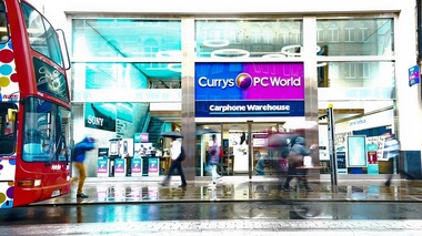 Retailerii britanici avertizează că fondurile de salvare oferite de guvern sunt insuficiente pentru a opri prăbuşirea multor afaceri