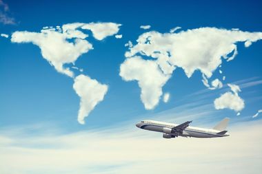 Agenţia de turism online eSky lansează un portofel digital prin care turiştii vor putea folosi fondul pentru biletele de avion anulate şi pot schimba linia aeriană, data de călătorie, ruta, numele pasagerului, indiferent de biletul de avion iniţial