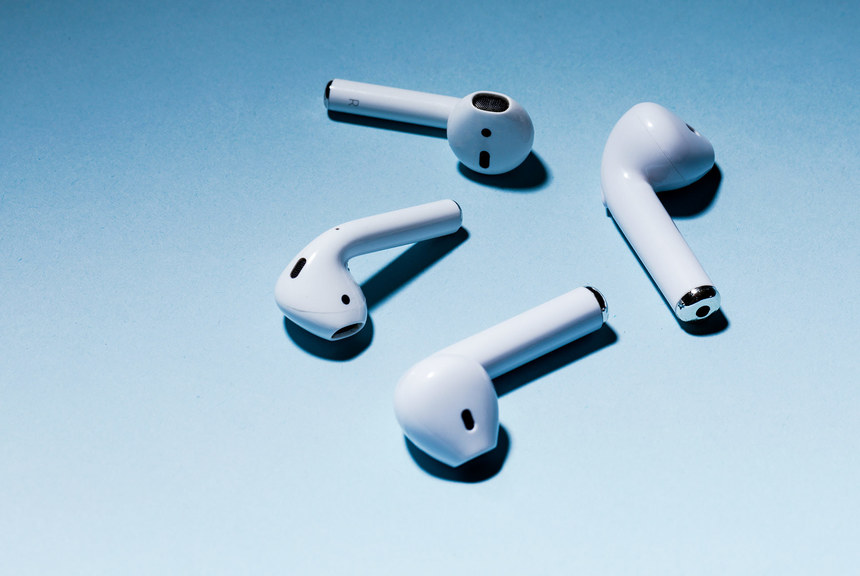 Apple vrea să integreze funcţii de sport şi sănătate în căştile AirPods