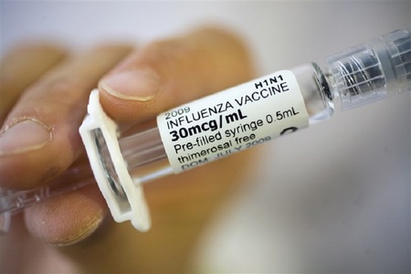 Farmaciile americane se pregătesc pentru o creştere puternică a vaccinărilor pentru gripă, de teama unui al doilea val al epidemiei de coronavirus
