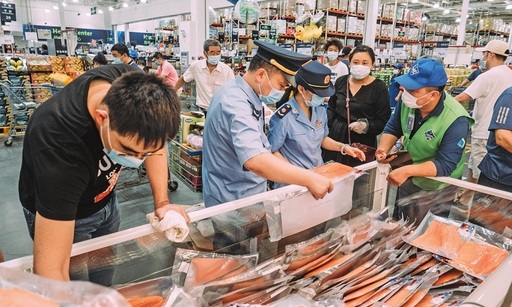 China a descoperit că sectoarele pentru carne şi fructe de mare ale pieţei angro de alimente din Beijing sunt grav contaminate cu noul coronavirus