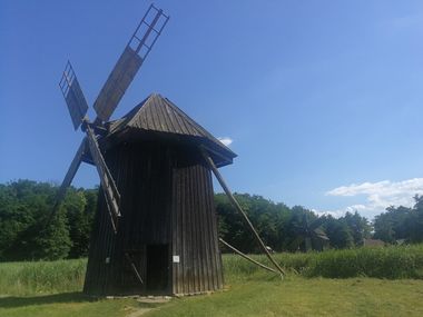 Muzeul Astra din Sibiu va beneficia de investiţii de aproape 5 milioane euro în următorii ani: o nouă scenă pe lac pentru concerte şi festivaluri de film. Va fi realizat un arheoparc, oamenii vor putea să experimenteze cum trăiau dacii - FOTO