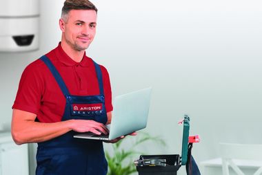 Producător: Mai puţin de 10% dintre români fac revizia tehnică anuală a centralelor termice, iar echipamentele riscă să nu funcţioneze la parametri optimi