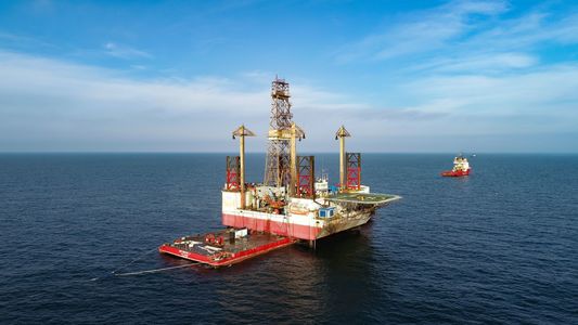 OMV Petrom estimează un preţ mediu al ţiţeiului Brent de 40 dolari pe baril în acest an şi vrea să foreze aproximativ 60 de sonde noi în acest an: Ca urmare a impactului Covid-19, cererea de produse petroliere şi electricitate, sub nivelul din 2019