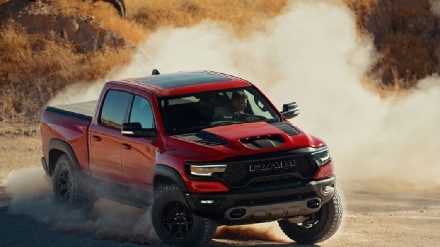 Fiat Chrysler a prezentat noua camionetă Ram 1500 TRX, cu 702 cai putere