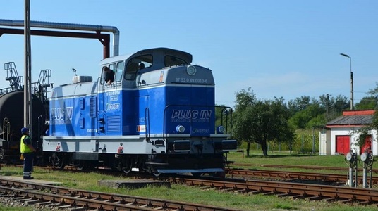 Conpet a pus în funcţiune o locomotivă transformată în locomotivă electrică cu acumulatori, folosită la serviciul de manevră  - FOTO
