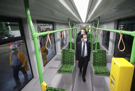 Orban: Instanţa a dat câştig de cauză companiei româneşti în licitaţia pentru achiziţionarea a 100 de tramvaie. Mă bucur că şi la Bucureşti, tramvaiele care vor circula în viitor vor fi produse în România
