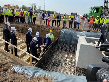 Contractul pentru studiul de fezabilitate aferent drumului expres Găeşti – Ploieşti, de 15,86 milioane lei fără TVA, a fost semnat marţi de CNAIR cu asocierea Search Corporation-Mega Muhendislik Musavilik