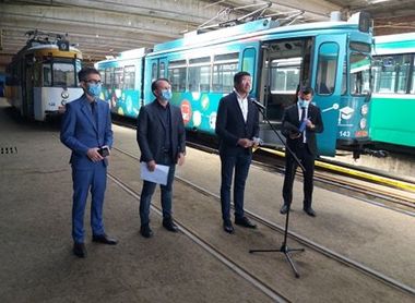 Costel Alexe: 20% din noxele unui oraş sunt emise de mijloacele de transport în comun, mai ales pentru că parcurile auto sunt învechite/ Programul privind investiţii în mijloace de transport public electrice, în consultare publică