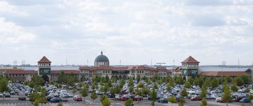 Retailerul internaţional Cacharel a deschis singurul magazin de brand din România în Fashion House Outlet din Bucureşti, unde comercializează exclusiv haine pentru bărbaţi
