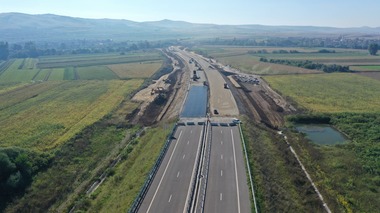 Asociaţia Pro Infrastructură: Pe Sebeş-Turda, lotul 2, meşterul Manolis demolează lucrări executate în ultimii ani ce nu au fost protejate la timp/ Acest tronson - o veritabilă ruşine naţională - VIDEO