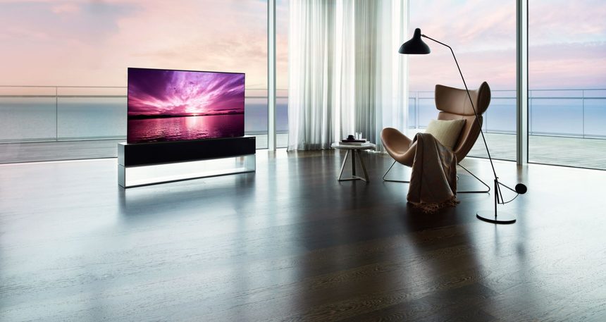 Televizorul rulabil LG intră pe piaţă şi costă cât mai multe maşini