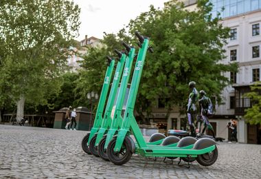 Bolt anunţă investiţii de 100 milioane euro. Compania va deveni anul viitor cel mai mare furnizor de micromobilitate din Europa, prin introducerea a 130.000 de trotinete electrice 