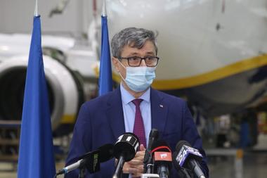 Virgil Popescu: 29.000 de firme s-au înregistrat pentru măsura 1 şi peste 22.000 de firme pentru măsura 2, iar săptămâna viitoare va fi lansată şi măsura 3. Luna aceasta vom lansa şi proiectul Electric-Up