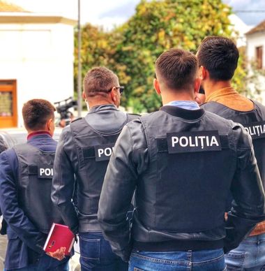 Ministerul de Interne a semnat un acord-cadru pe patru ani cu Centrul pentru Servicii de Radicomunicaţii, distribuitorul oficial al Motorola Solutions în România, pentru 40.000 de staţii radio TETRA